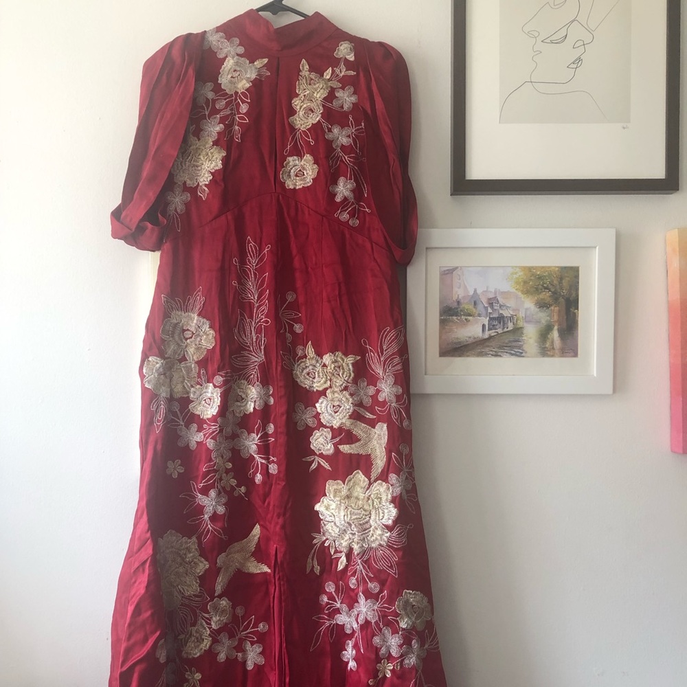 Qipao cheongsam gold embroidered dress